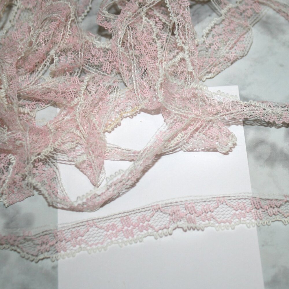 FLAT LACE #723 - Pastel Baby Pink Trim on White 4 yds - 1/2"
